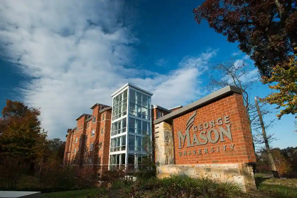 Campus Made Condiment Turns Heads: Hot Sauce Created by University Students Becomes Official Dining Hall Staple