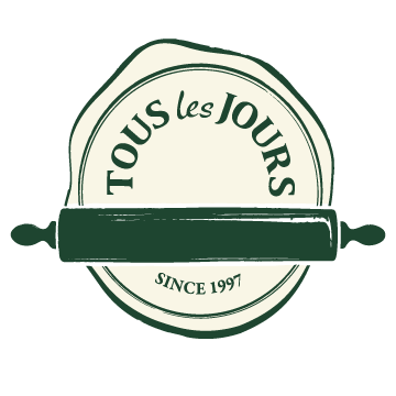 Logo of Tous les Jours with a rolling pin design on a white background